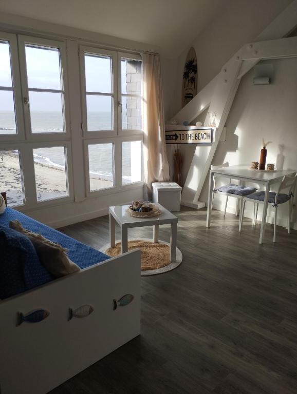 Coin salon cuisine appartement Monalisa Le Croisic