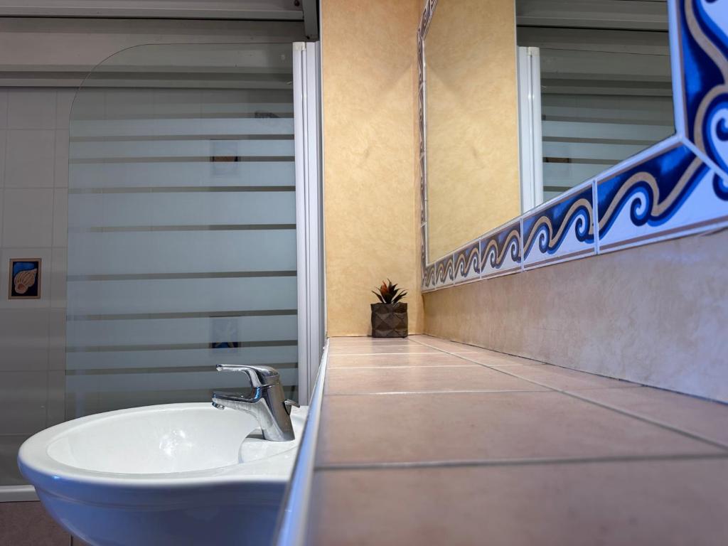 Salle de bains équipée appartement Le Croisic